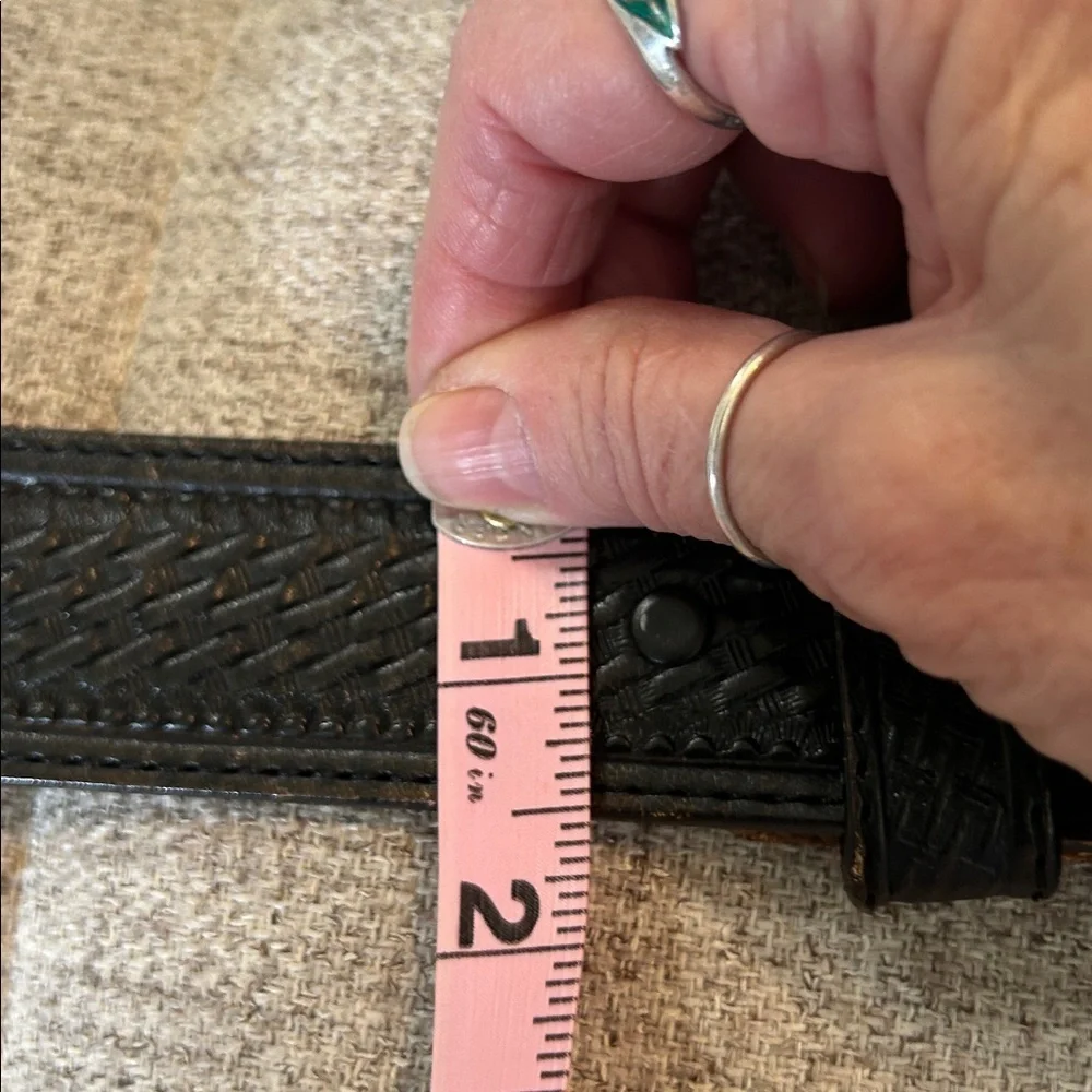 TONY LAMA MENS BLACK SCALLOPED RAWHIDE BELT SIZE 32